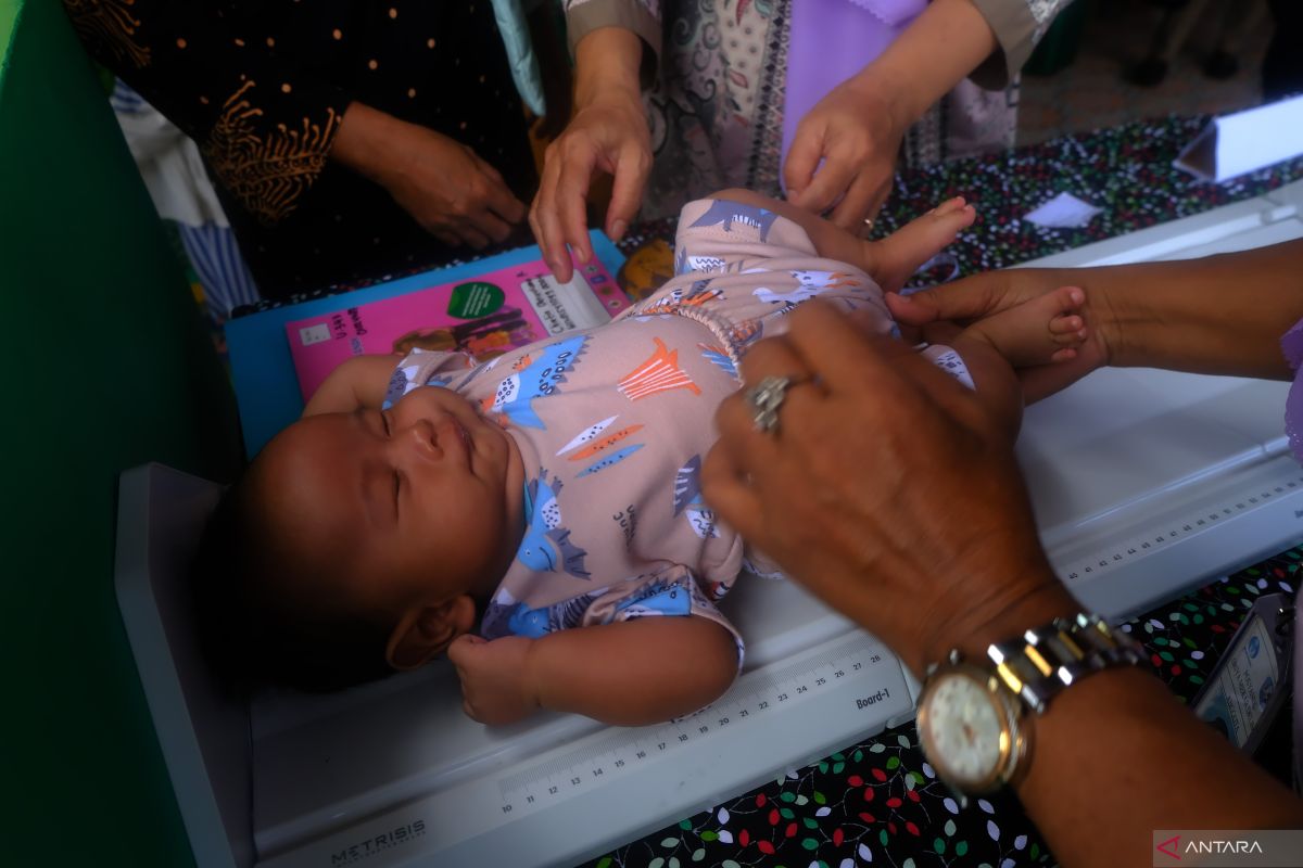 Kiat pilih pelembap kulit yang tepat untuk bayi baru lahir